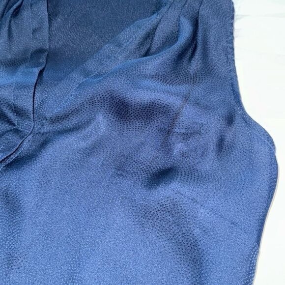 Banana Republic Womens Navy Sleeveless V-Neck Blouse S 100% Polyester - Picture 6 of 8